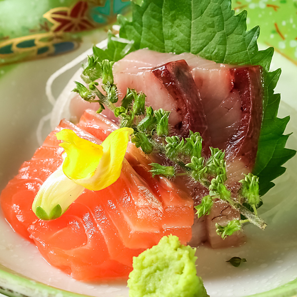 毎朝仕入れる新鮮な魚介は日本酒との相性も抜群です。