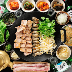 韓国鍋 オモニ 梅田店の特集写真