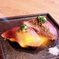 料理メニュー写真 炙り肉寿司　2カン