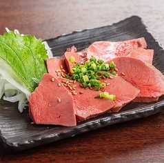 牛ハツ低温調理刺し