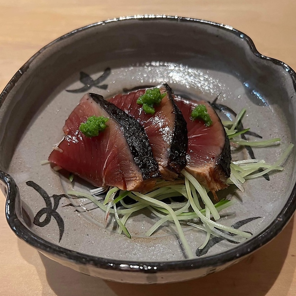 新鮮な魚介をお造り、煮物、焼き物で。素材を活かす様々な調理方法で仕上げた海鮮料理の数々をどうぞ