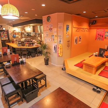 沖縄食堂 てぃんがーらの雰囲気1