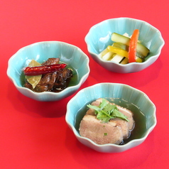 本日料理長のおまかせ前菜三種