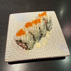 サーモンハラスアボカドロール