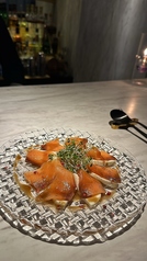 【冷菜】サーモンとモッツァレラのカルパッチョ
