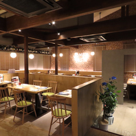お仕事終わりのお食事やカジュアルデートに嬉しい席も♪