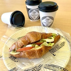 [CROISSANT SANDWICH]生ハムとトマト モッツァレラのカプレーゼ