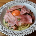 料理メニュー写真 大好きベーコンのぺぺタマ