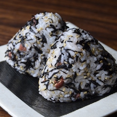 梅ひじきのおにぎり