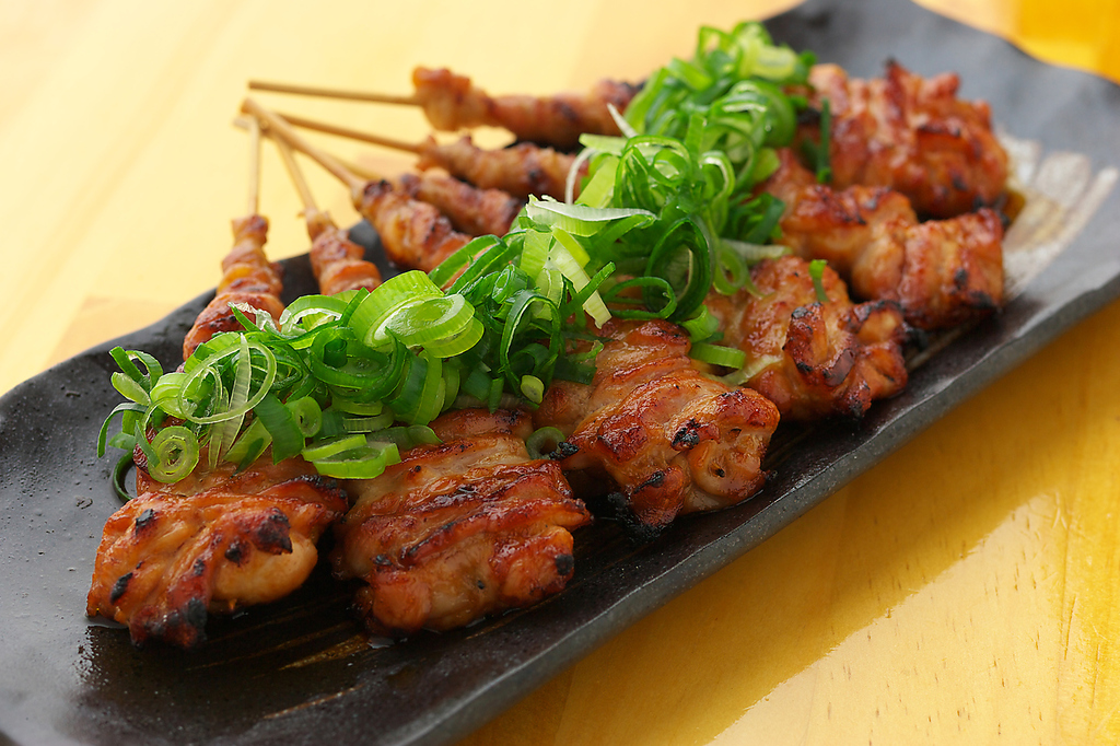 当店人気NO1のせせり♪創業以来変わらない独自の串うち手法、味でご提供！