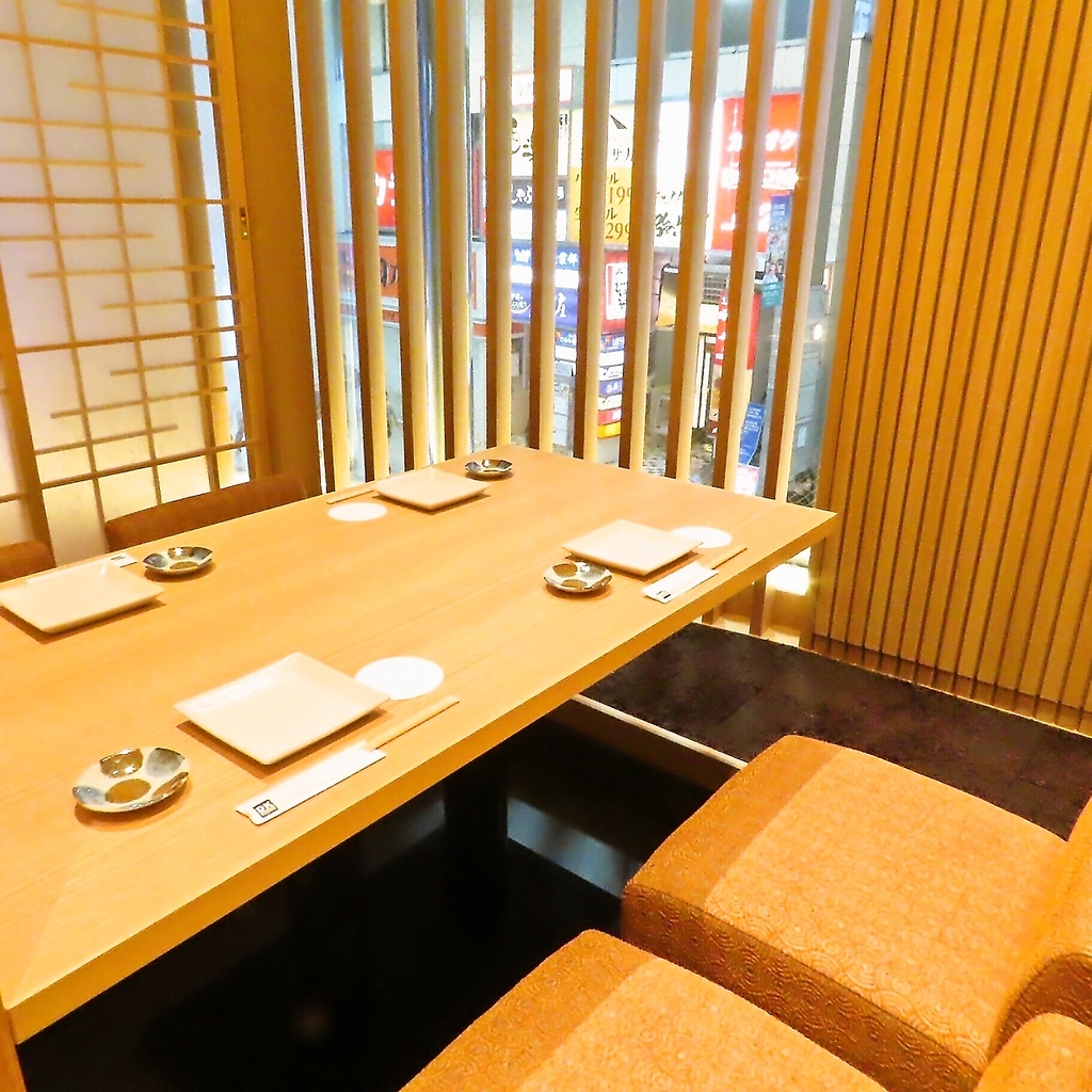 個室は大小様々！！女子会や飲み会など、シーンに合わせた個室にご案内いたします。