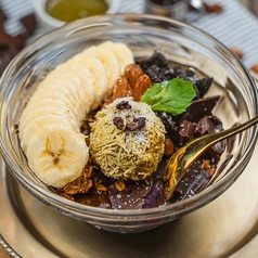  【おすすめ】DUBAI CHOCOLATE CRACKING ACAI BOWL　ドバイチョコクラッキングアサイーボウルの写真