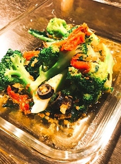 ブロッコロ　ブロッコリーのペペロンオイルかけBroccoli with Peperoncino Oil