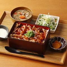 六白黒豚ロース蒲焼き重　とろろ添え