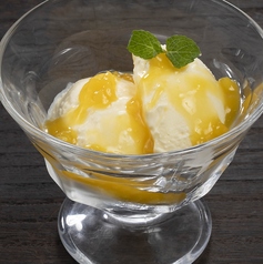 バニラアイス（マンゴー）