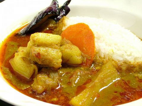 刺激的なインド風カリー＆ルーが決め手の欧風カリーの両方が楽しめる【トプカ】