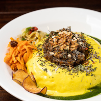 甘みとスパイシーのバランスが絶妙チーズしんのうカレー