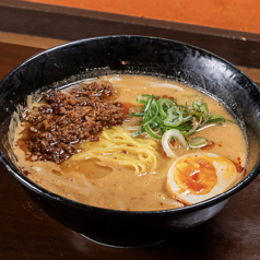 ちゃんぽん以外も絶品！胡麻香る本格担々麺や四川ラーメンなど、多彩な麺メニューが勢揃い！の写真