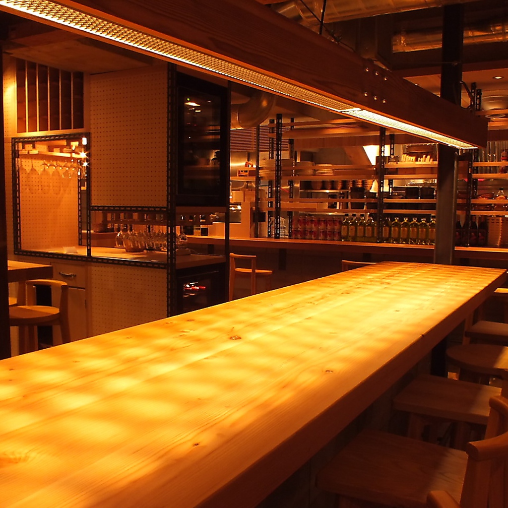 美味しい食事と楽しいお酒を友人と語らいながら…貸切もOKです★