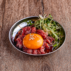 馬肉ユッケ