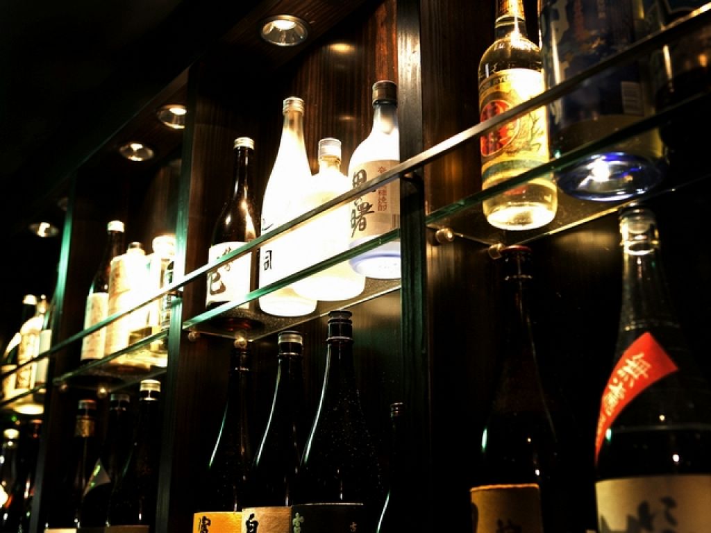 自慢の本格焼酎を豊富に取り揃えております。その他ドリンクも豊富にご用意しております。