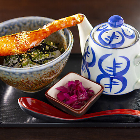 【小樽駅】和風だしを使ったお茶漬けやラーメンなどを楽しめるお店！お酒の〆にも◎