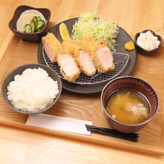 黒豚極上ロースとんかつ定食(200g)