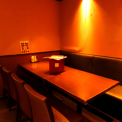 半個室は2名様～ご用意！団体様でのご宴会におすすめな掘りごたつ席など、お客様にとって最適なお席をご用意しております。居酒屋で宴会をするならかまどかで決まり！