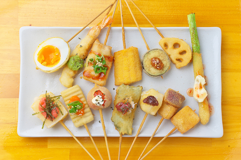 こだわりの串カツもたんくさんの種類をご用意！自家製ソースをたっぷりつけてご賞味下さい！