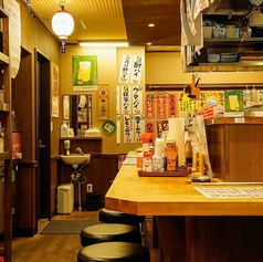 お一人様でもご利用しやすい！人目を気にせずに美味しい料理を楽しみたい方にぴったりなカウンター席。ゆったりとしたスペースで、自分のペースで食事を楽しむことができます。