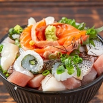 新鮮な海鮮を多彩にご用意しております！刺身盛り合わせや生牡蠣など自慢の海鮮をぜひご賞味ください