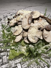 生マッシュルームと温玉のサラダ