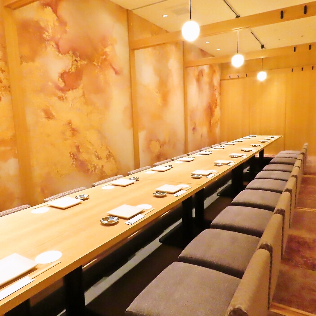 大人数の宴会まで対応可能です。レイアウト等もご相談ください。