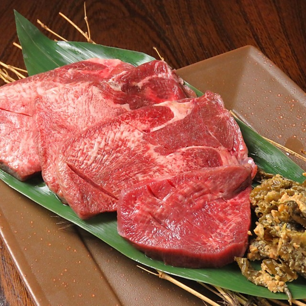 仙台名物がたっぷりと味わえる！牛タンは厚切りで牛タン専門店にも負けない自慢の品でご用意してます