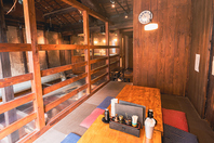 お一人様から貸切宴会まで。階層ごとに表情を持つお席