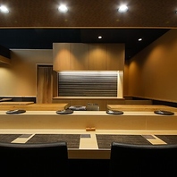 ぬくもりを感じる、洗練されたカウンター席