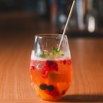 ビールや日本酒、フレッシュなフルーツカクテルなど…種類豊富なドリンクの数々をお楽しみください。