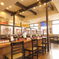 当店は23時まで営業しているので仕事終わりや、飲み会の後の〆にも最適。セットでガッツリ食べてもよし、小サイズで小腹を満たすのもよし。多彩なメニューを用意してお待ちしております。