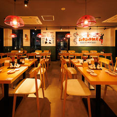 《大人数様向けテーブル席》【45名様から80名様】会社でのご宴会や同窓会などにおすすめのお席です。