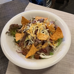 燻製ビーフとシャキシャキサラダのタコライス