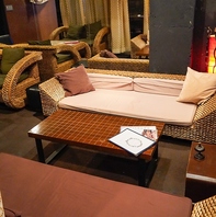 ゆっくりと寛げるソファー席♪