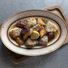 国産鶏胸肉のガーリックバターロースト