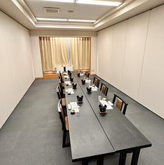 7名～最大12名。宅飲みプランは移動式カラオケ付き。