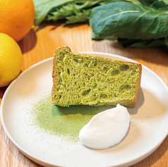 食後にベジタブルシフォンケーキはいかがでしょうか。