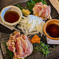 京紅地鶏のタタキ盛り合わせ