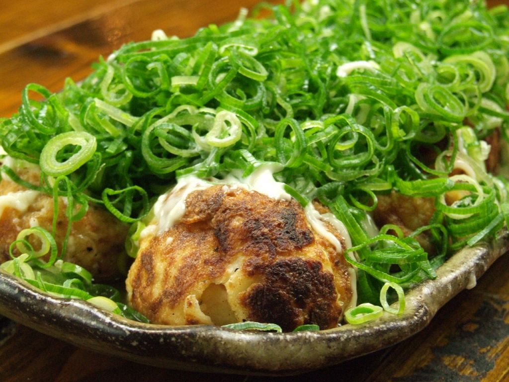 名物ねぎ醤油たこ焼きはねぎたっぷりでたこ焼きは見えません…。