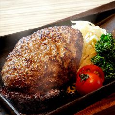 ジューシー肉汁の国産牛ハンバーグが最高。