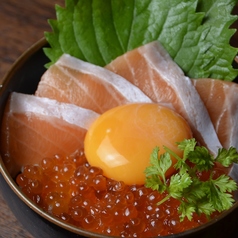 サーモンといくらの親子丼