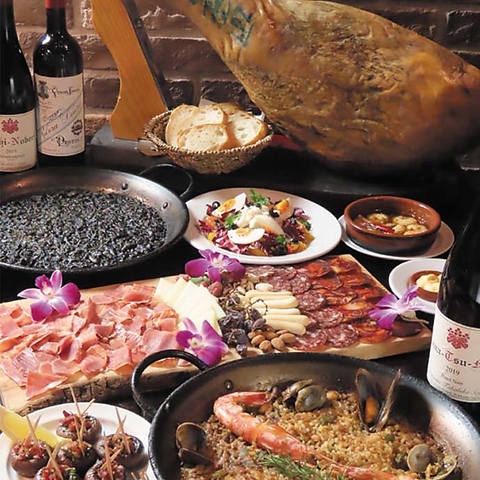 美食の国スペインの料理とワインを気軽に楽しめる。バル利用からレストラン利用まで◎