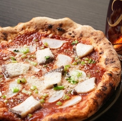 寒鰤と丸ごと蕪のマリナーラ（オレガノ効かせたトマトソース）ピザ